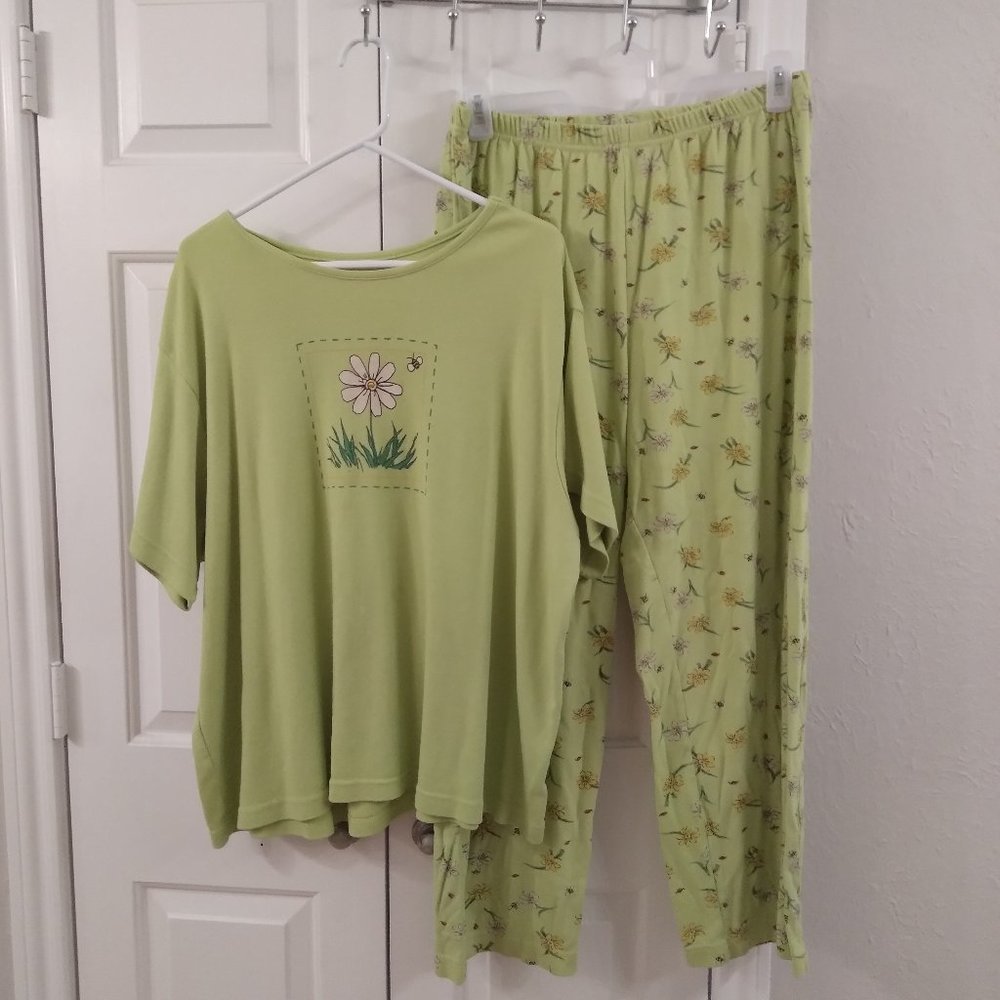 Green lounge set